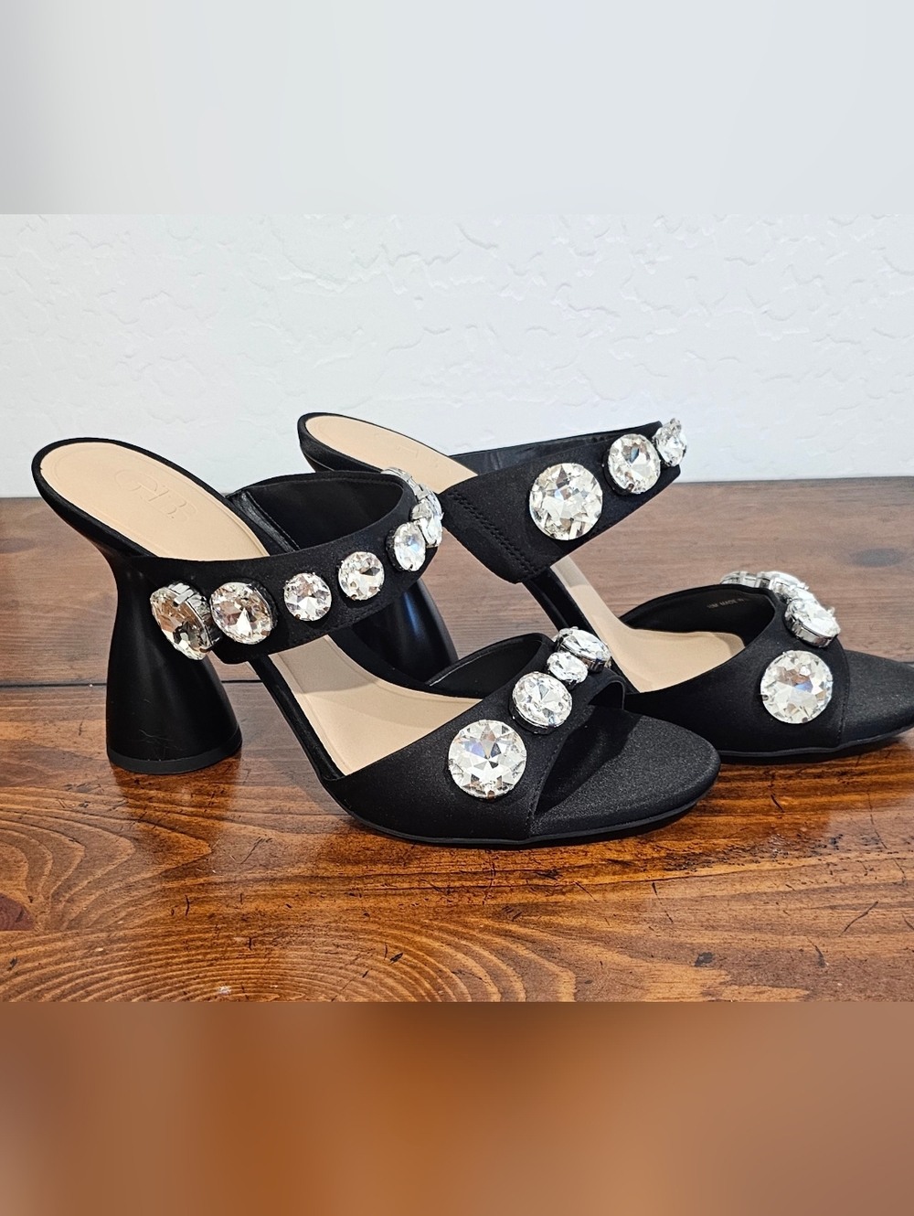 Gianni Bini Women's Black Jewel-Embellished Satin Mule Heels Women's Sz 8 & 10M - Picture 3 of 7